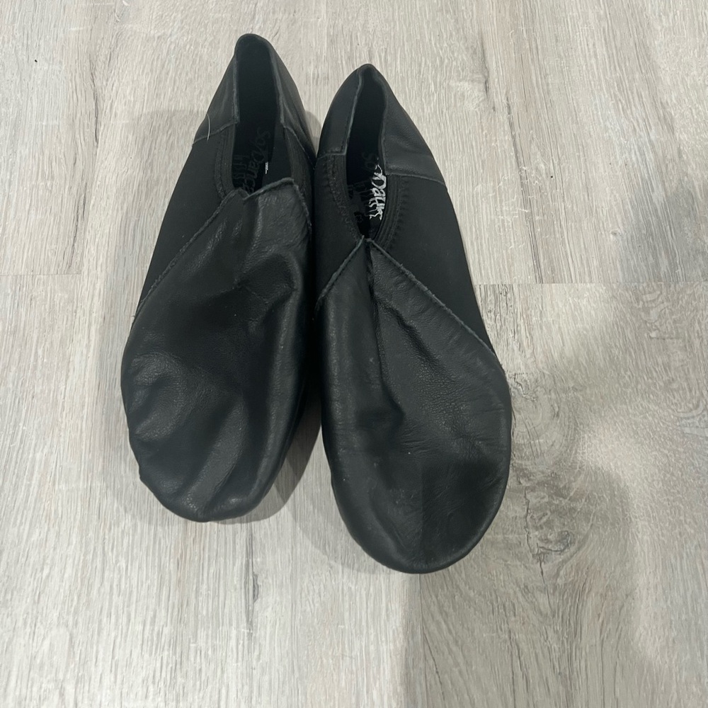 Girls black dance jazz shoes